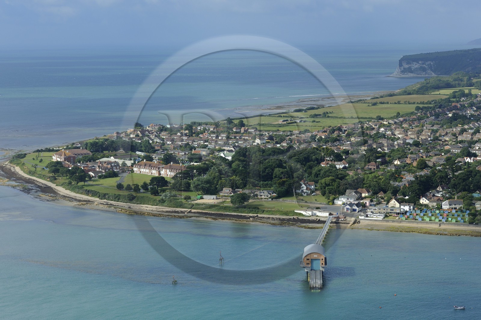 Royaume-Uni, Angleterre, Hampshire, Ile de Wight, Bembridge et sa station de sauvetage en mer (vue aérienne)