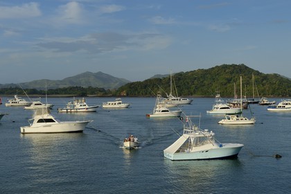 Panama, Panama City, bateaux de plaisance en bordure du chenal d'accès au Canal de Panama coté Océan Pacifique