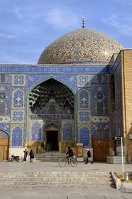 Iran, Isfahan Province, Isfahan, naghsh-i jahan square also known as Imam Khomeiny square, listed as World Heritage by UNESCO, the Sheikh Lotfollah Mosque