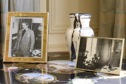 France, Alpes Maritimes, Cannes, the Villa La Californie where Picasso lived, today renamed the Pavillon de Flore by Marina Picasso, Pablo Picasso and Olga Khokhlova are reunited by their granddaughter Marina Picasso