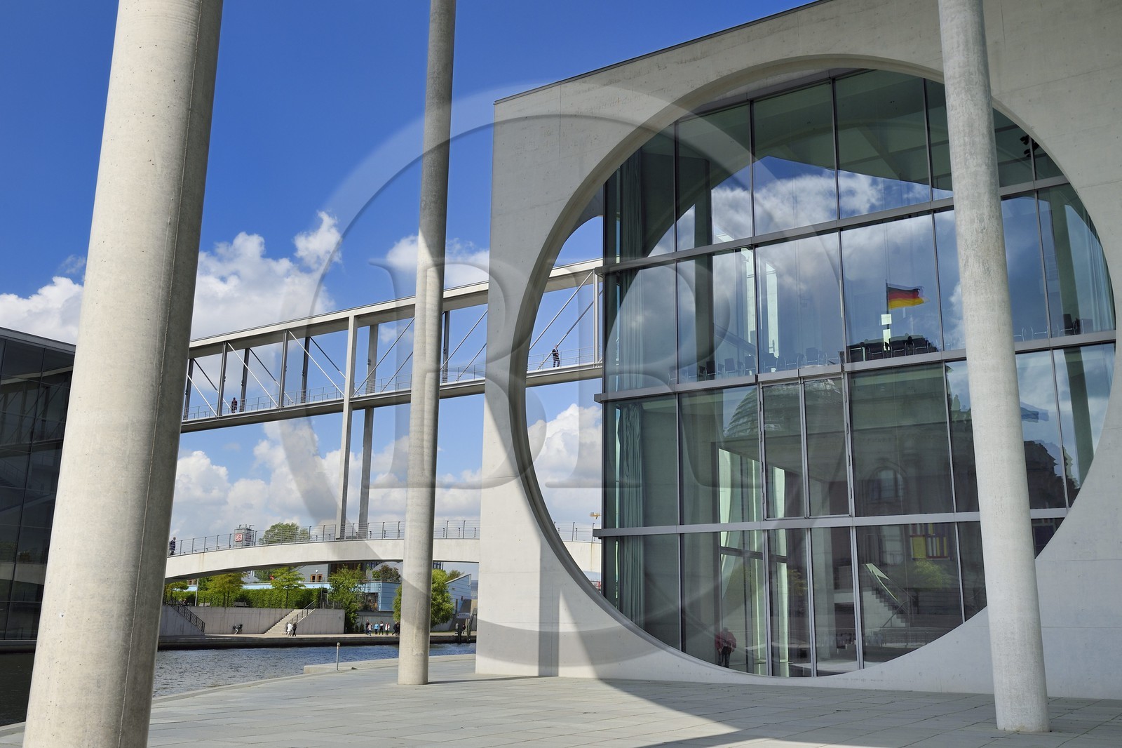 Allemagne, Berlin, Bundestag, Marie Elisabeth-Luders Haus par l'architecte Stephan Braunfels sur les berges de la rivière Spree, batiments du nouveau complexe parlementaire