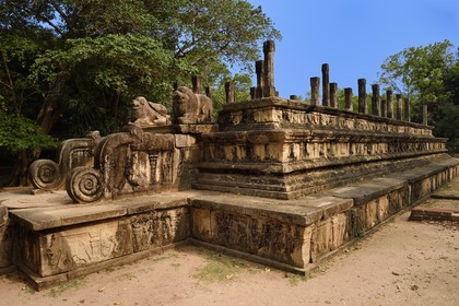 Sri Lanka, province du Centre-Nord, Polonnaruwa, l'ancienne capital du pays (XIe au XIIIe siècle) est classée au Patrimoine Mondial de l'UNESCO, Chambre du Conseil (Raja Sabahawa) datant du XIIe siècle