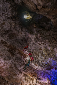 France, Gard, Mejannes-le-Clap, grotte de La Salamandre (Salamander cave), abseiling and discovery of the cave