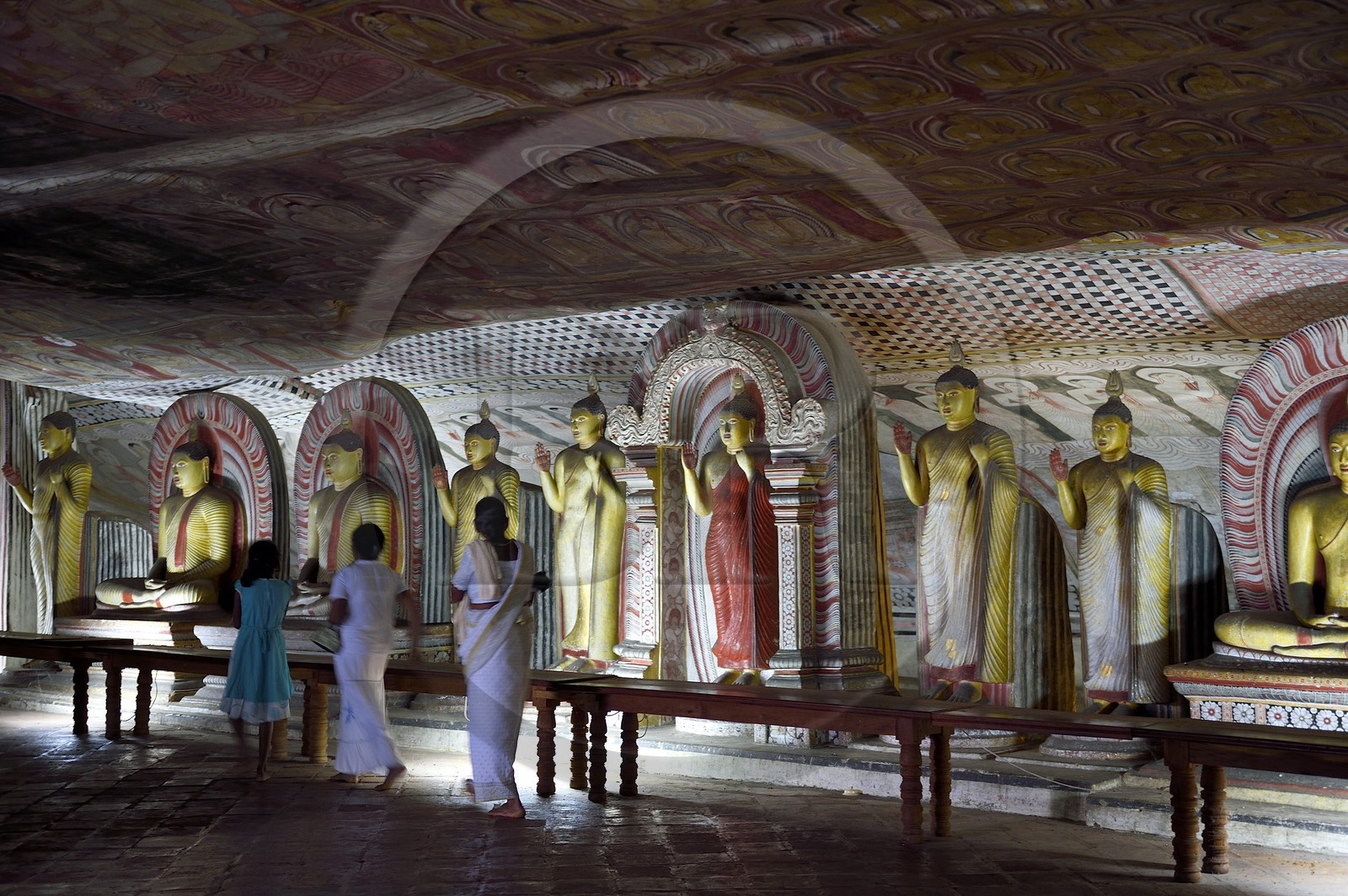 Sri Lanka, province du centre, district de Matale, Dambulla, Temple du Rocher Royal aussi appelé Ran Giri (Rocher doré) classé patrimoine mondial de l'UNESCO, la grotte n°2 Maharaja Viharaya est la plus vaste