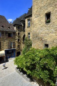 France, Dordogne, Perigord Noir, Dordogne valley, Sarlat la Caneda, Goose Market Place