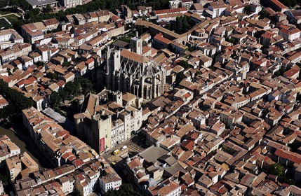 France, Aude, Archbishops palace (on left) and Saint Just and Saint Pasteur cathedral in Narbonne (aerial view)