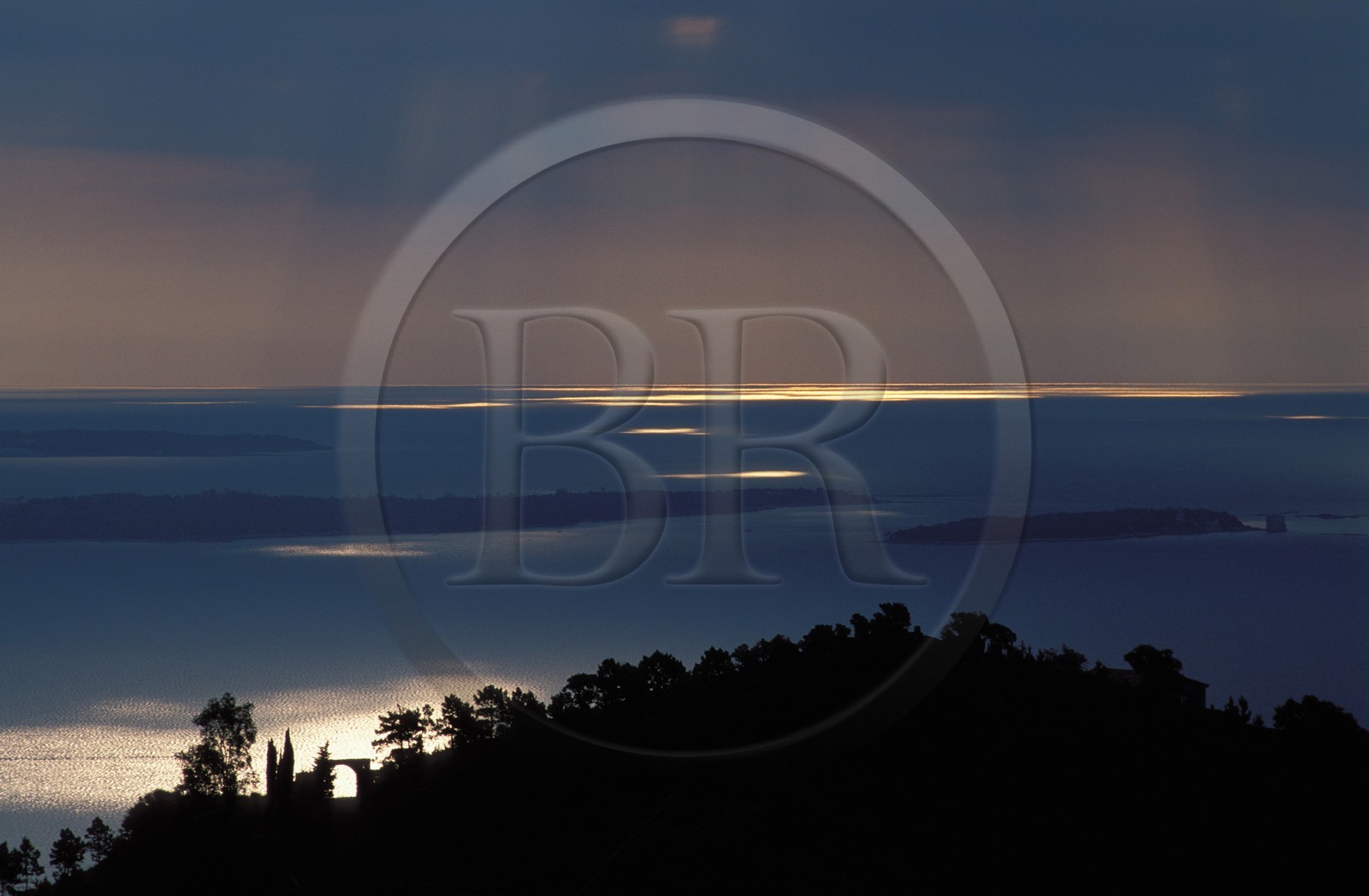 France, Var (83), coucher de soleil près du Massif de l' Estérel