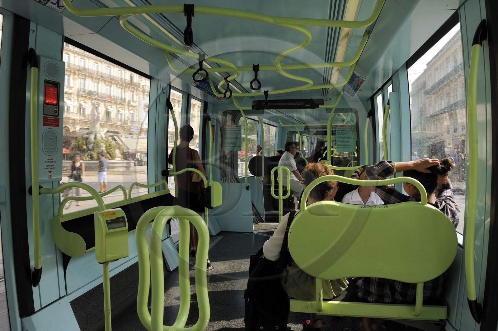 France, Hérault (34), Montpellier, intérieur du tramway