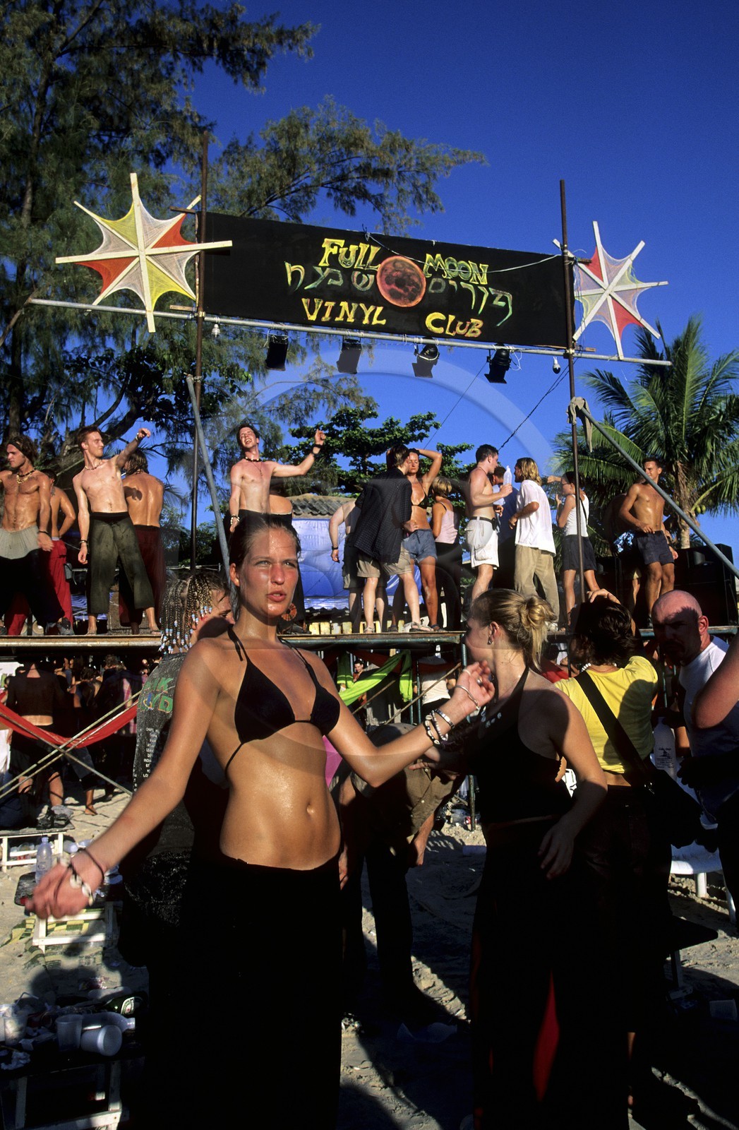 Thailand, Samui islands archipelago, Full Moon Party on Koh Pha-Ngan island, the beach of Had Rin at the end of the party in the morning