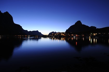 Norvège, Nordland, Iles Lofoten, ile de Moskenesoy, le village de pêcheurs de Reine