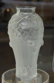 France, Paris, objects in crystal in the rue du Paradis