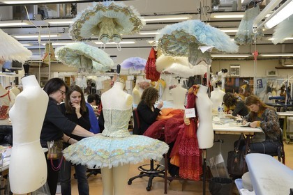 France, Paris (75), Opéra Garnier, les ateliers du costume, les ateliers flous, confection d'un tutu