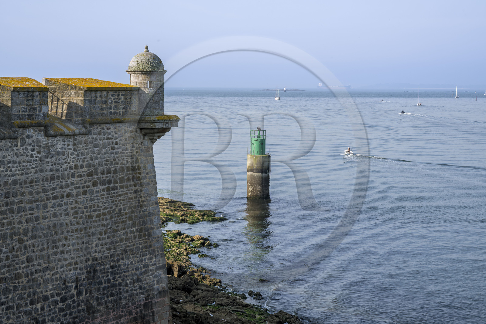 France, Morbihan (56), Port-Louis, la citadelle de Port-Louis remaniée par Vauban à l'entrée de la rade de Lorient, échauguette sur les remparts