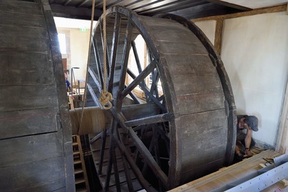 France, Bas Rhin, Strasbourg, old town listed as World Heritage by UNESCO, Notre Dame Cathedral, two squirrel wheels (winches) dating from the 15th century in the guardhouse on the platform