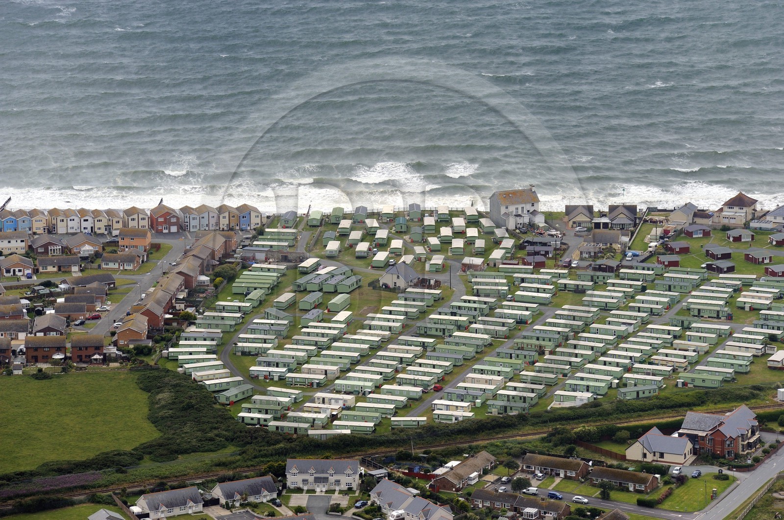 Royaume-Uni, Angleterre, Pays de Galles, maison mobile (mobile home) dans la station balnéaire de Tywyn sur la baie de Cardigan (vue aérienne) Royaume-Uni, Angleterre, Pays de Galles, maison mobile (mobile home) dans la station balnéaire de Tywyn sur la baie de Cardigan (vue aérienne)