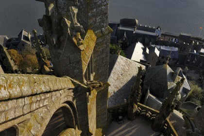 France, Manche (50), l'abbaye du Mont-Saint-Michel, classé Patrimoine Mondial de l'UNESCO, un détail de l'église vu depuis la flèche