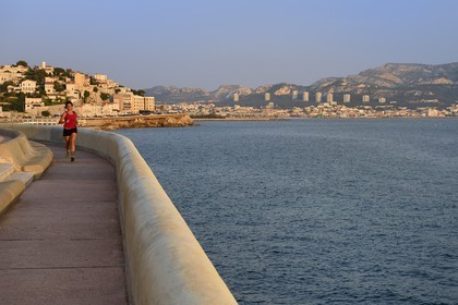 France, Bouches-du-Rhône (13), Marseille, quartier du Roucas Blanc, la Corniche JF Kennedy