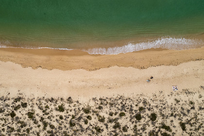 Portugal, Algarve, Ria Formosa Natural Park, Faro, Island of Barreta or Deserta (Ilha da Barretta or Deserta), the beach (aerial view)