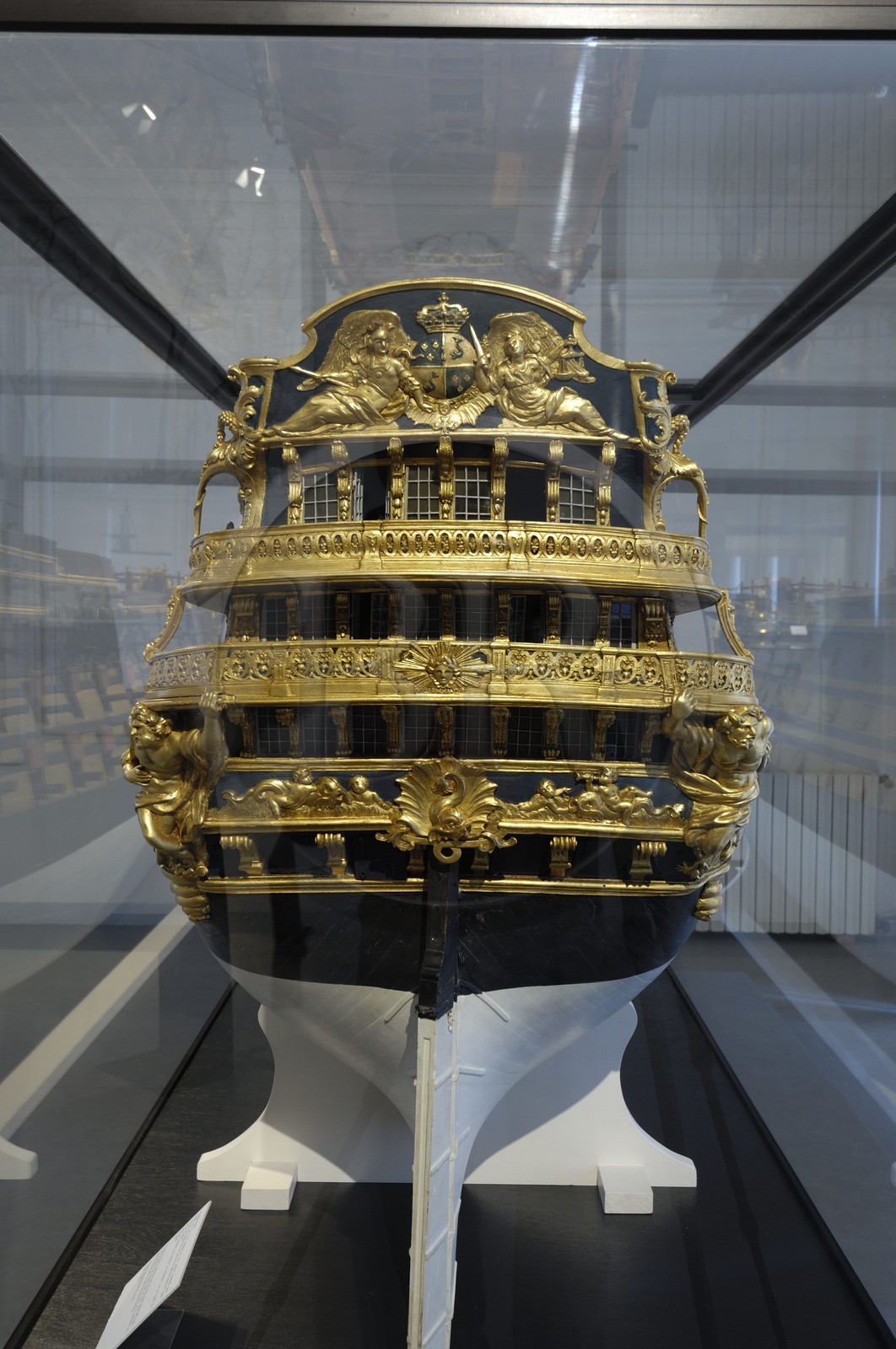 France, Charente-Maritime (17), Rochefort, le quartier de l'Arsenal, musée national de la Marine dans l'hôtel de Cheusses, arrière du modèle du Dauphin Royal