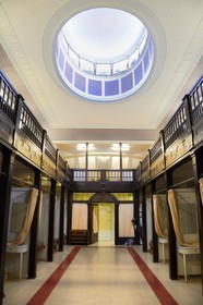 France, Bas-Rhin (67), Strasbourg, quartier de la Neustadt datant de la periode allemande, les Bains Municipaux (1901)