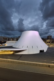 France, Seine-Maritime (76), Le Havre, Centre-ville reconstruit du Havre par Auguste Perret classé Patrimoine Mondial de l'UNESCO, le Volcan réalisé par Oscar Niemeyer et première maison de la culture crée en France