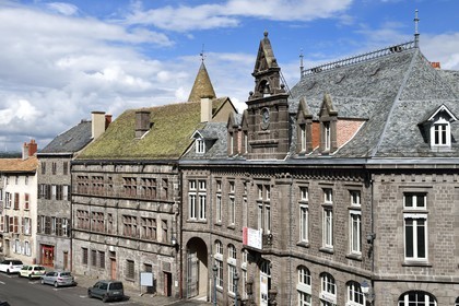 France, Cantal, Saint Flour, the Place d'Armes, the Alfred-Douet museum in the former Consular House with a Renaissance facade (on the left)
