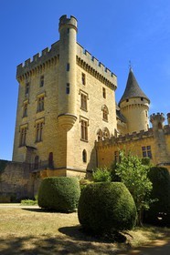 France, Dordogne (24), Périgord Noir, vallée de la Dordogne, Marquay, château de Puymartin, reconstruit au XVe siècle après la Guerre de Cent Ans