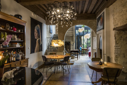 France, Cote d'Or, Dijon, area listed as World Heritage by UNESCO, Le Chat qui Pense restaurant in the former 17th-century Hotel Monge