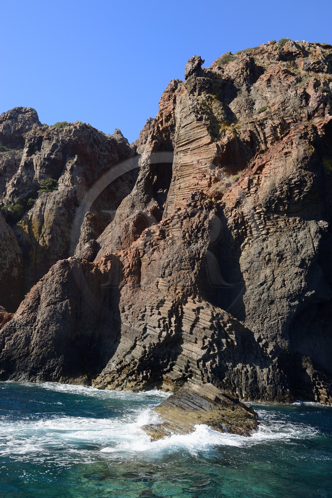 France, Corse-du-Sud (2A), Golfe de Porto, classé Patrimoine Mondial de l'UNESCO, Réserve naturelle de Scandola, formations volcaniques en forme d'orgues de basalte