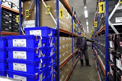 Norvège, Svalbard, Spitzberg, Longyearbyen, la Réserve mondiale de semences du Svalbard (banque de graines du Global Seed Vault), salle de stockage des semences artificiellement maintenue à -18°C, près de 900000 échantillons ont été déposés, provenant de 200 pays d'origine et de 73 instituts déposants