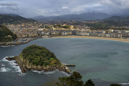 Espagne, province du Guipuscoa (Gipuzkoa), Saint-Sébastien (Donostia), la baie de la Concha et la ville vue depuis le mont Igeldo