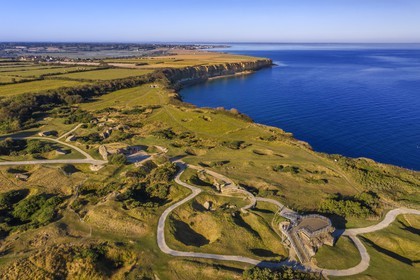 France, Calvados (14), Cricqueville-en-Bessin, la Pointe du Hoc, ruines des fortifications allemandes et les trous d'obus du débarquement du 6 juin 1944 lors de la seconde guerre mondiale (vue aérienne)