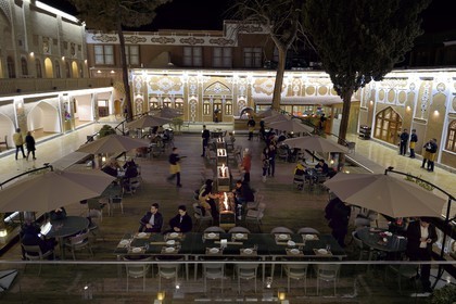 Iran, province d'Ispahan, Ispahan, quartier arménien de la Nouvelle-Djoulfa (Nor Djoura), Café et Restaurant à la mode Arc a