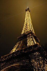France, Paris (75), la Tour Eiffel illuminée (© SETE-illuminations Pierre Bideau)