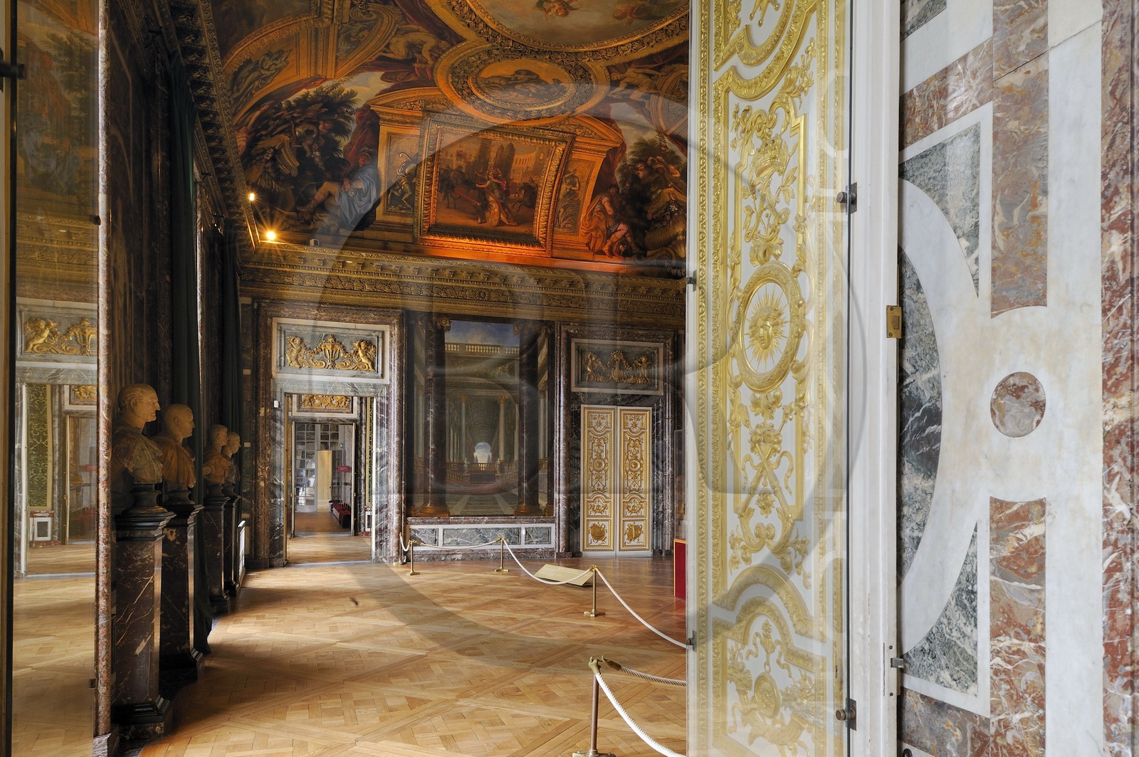 France, Yvelines (78), château de Versailles, classé Patrimoine Mondial de l'UNESCO, les Grands Appartements, salon de Venus