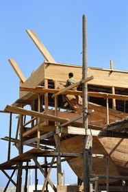 Sultanate of Oman, Ash Sharqiyah South Governorate, city and harbour of Sur, artisanal dhow construction shipyards