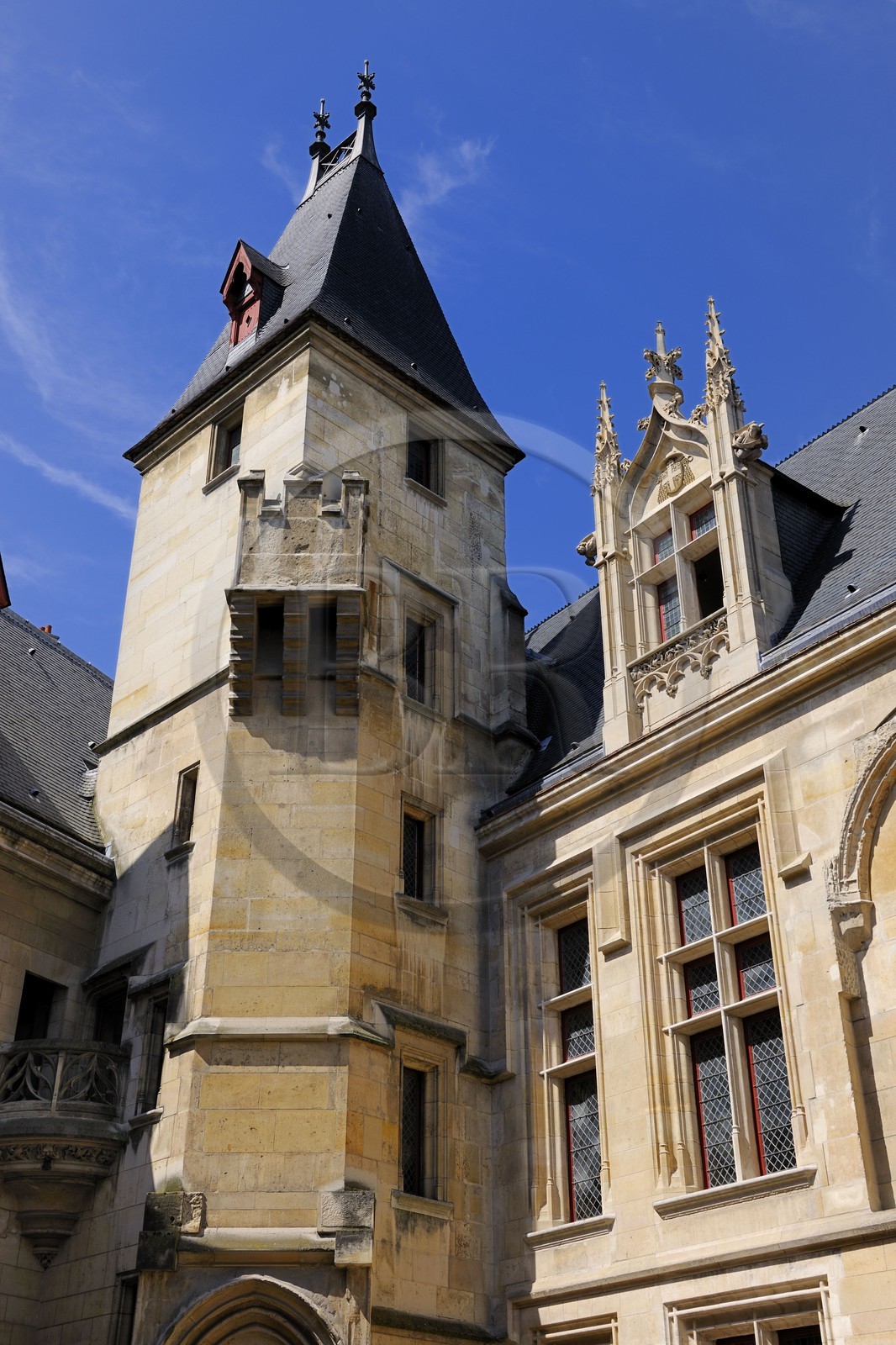 France, Paris (75), hôtel de Sens, siège de la bibliothèque Forney dans le quartier du Marais