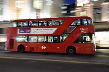 Royaume-Uni, Londres, Regent street, bus à impériale rouge