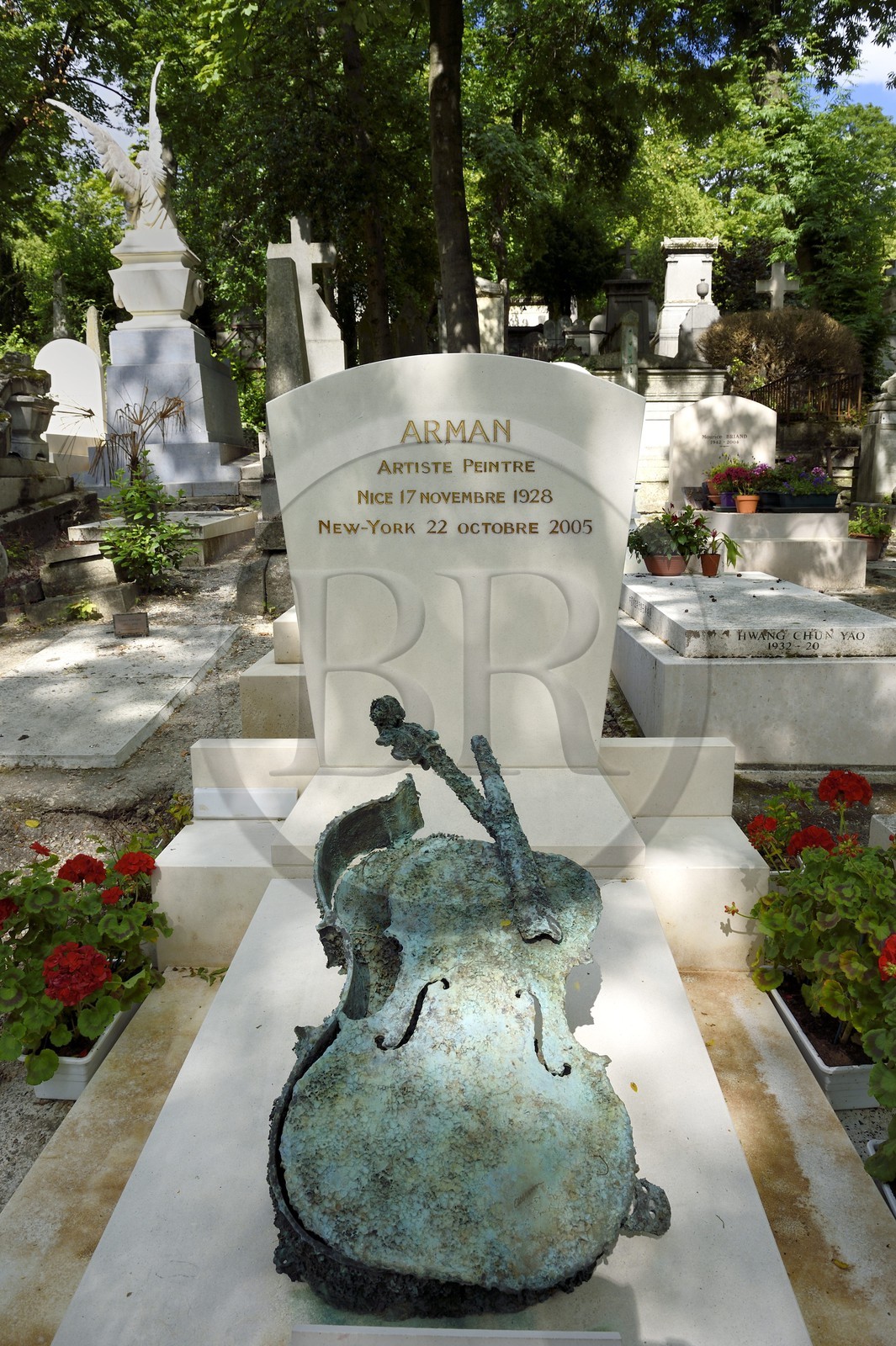 France, Paris (75), cimetière du Père-Lachaise, la tombe du sculpteur Arman