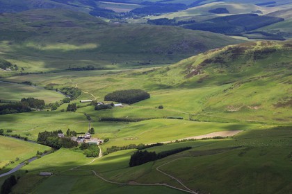 Royaume-Uni, Ecosse, région des Borders, vallée de la rivière Ettrick vers Newburgh (vue aérienne)