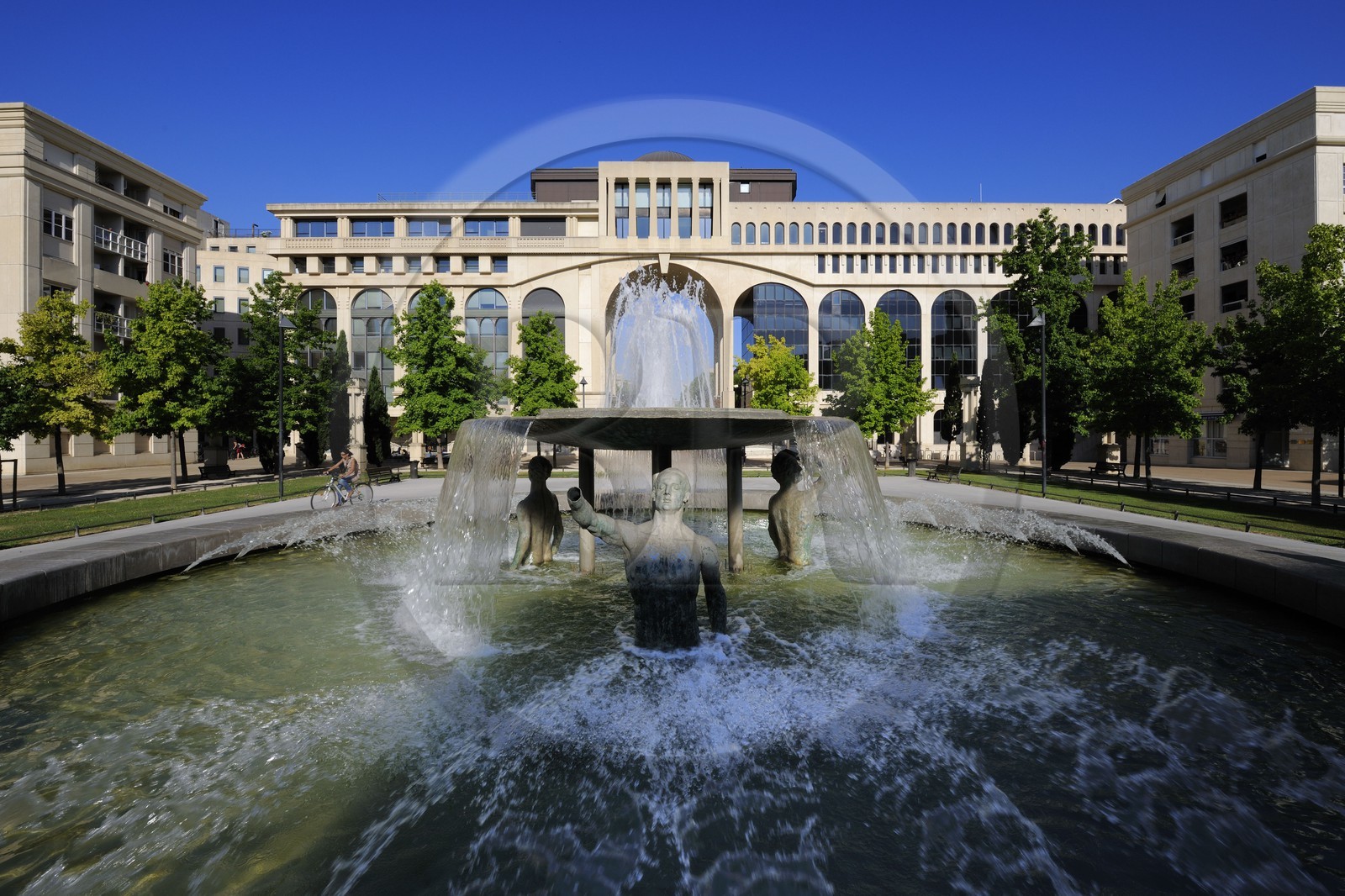 France, Hérault (34), Montpellier, quartier Antigone de l'architecte Ricardo Bofill, fontaine place de Thessalie