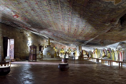 Sri Lanka, Central Province, Matale District, Dambulla, Royal Rock Temple also called Ran Giri (Golden Rock) listed as World Heritage by UNESCO, Cave 2 Maharaja Viharaya is the largest