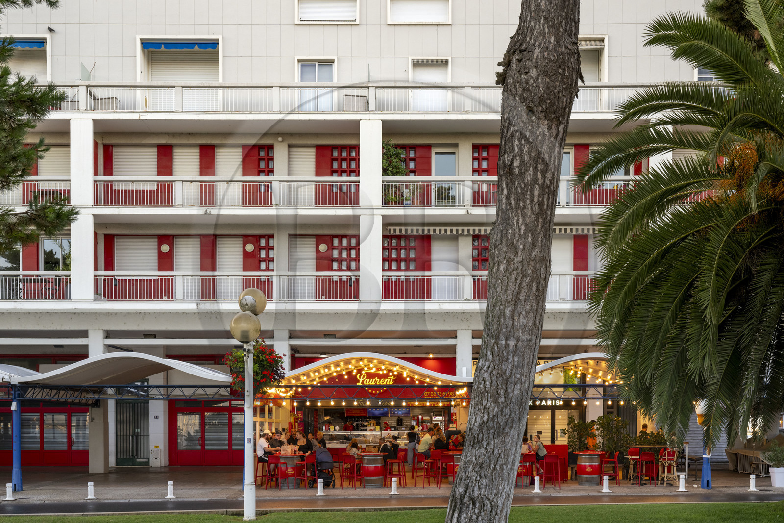 France, Charente-Maritime (17), Royan, immeuble le Front de Mer