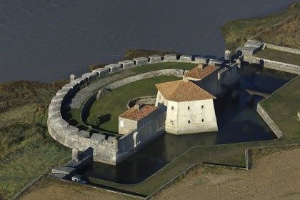 France, Charente-Maritime (17), Fort Lupin au bord de la Charente (vue aérienne)