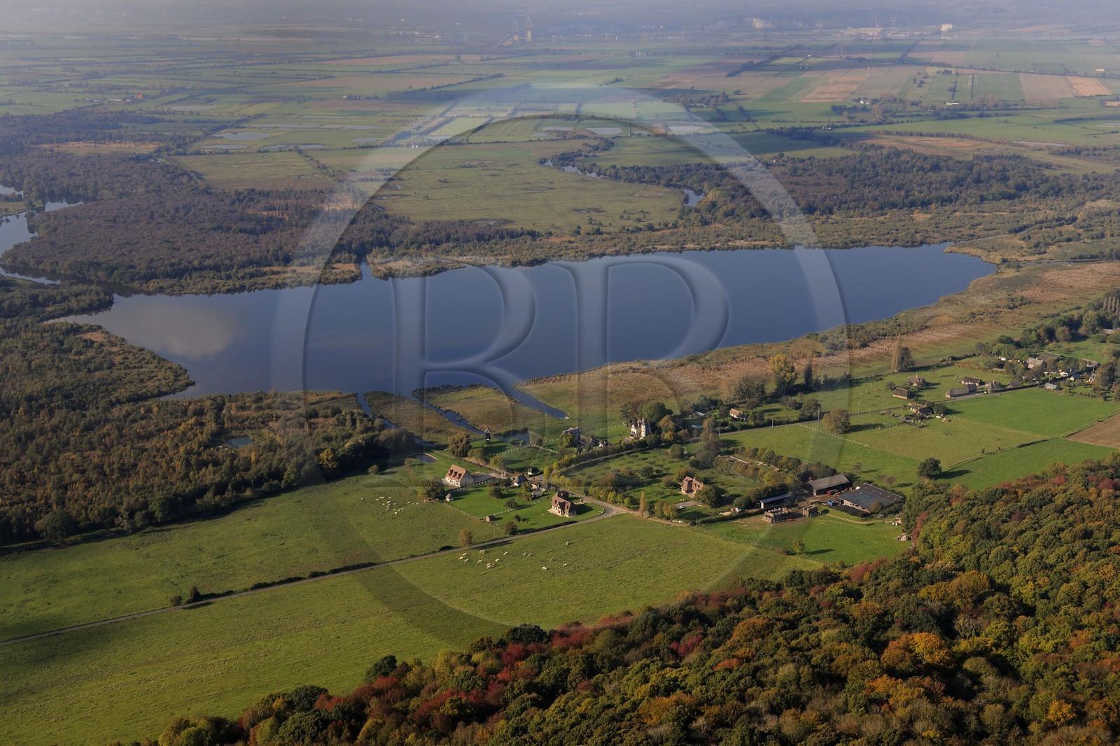 France, Eure (27), Marais-Vernier, la Grande Mare (vue aérienne)