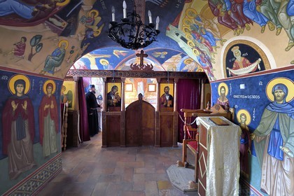 France, Var (83), Iles d'Hyères, parc national de Port Cros, Ile de Porquerolles, le Monastère orthodoxe Sainte-Marie dans l'ancien fort de la Repentance, Père Pantelimon dans l'église aménagée dans une ancienne réserve voutée