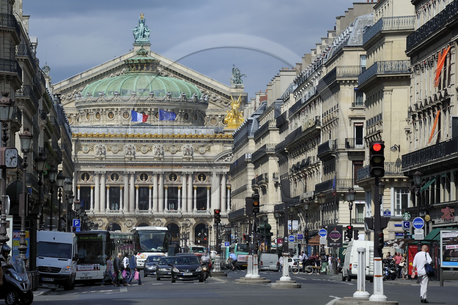 France, Paris (75), l' Opéra Garnier au bout de l' avenue de l' Opéra