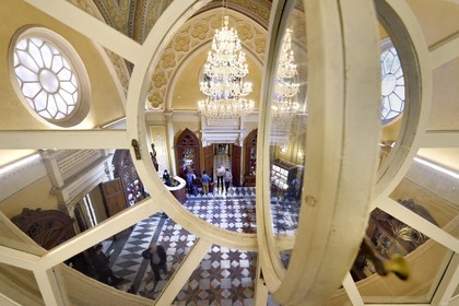 Italie, Toscane, Florence, centre historique classé Patrimoine Mondial de l'UNESCO, Officina profumo, farmaceutica di Santa Maria Novella, ancienne officine d'apothicaire italienne devenue une maison de parfum et de soins corporels, la salle des ventes principale