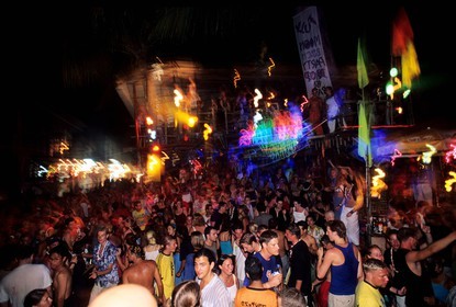Thailand, Samui islands archipelago, Full Moon Party on Koh Pha-Ngan island, beginning of evening on Had Rin beach
