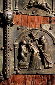 Italie, Vénétie, Vérone, basilique de San Zeno, porte avec panneau de bronze (8-9ème siècle)